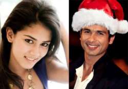 aww when wife mira became santa for hubby shahid kapoor