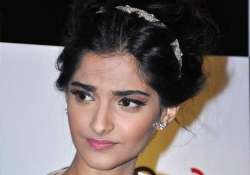 sonam kapoor feels women generally not safe in delhi