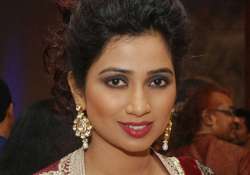 shreya ghoshal receives sera sera bangali award