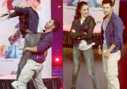 abcd2 stars varun shraddha dance on did super moms see pics