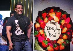 salman khan birthday sonakshi jacqueline sunny leone wish on twitter