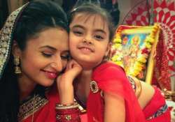 ye hai mohabbatein divyanka tripathi organized surprise birthday party for onscreen daughter ruhi