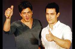 shah rukh aamir to attend big b s paa premiere