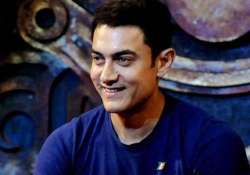 aamir khan pledges to help the injured on roads