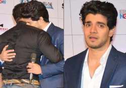 sooraj pancholi in tears with salman khan at hero trailer launch see pics