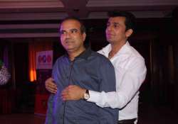 sonu nigam calls for padma award for suresh wadkar