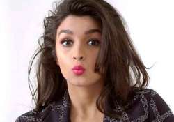 alia bhatt flying to new york to pursue body language course