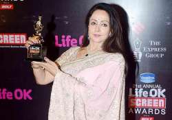 hema malini gets emotional after receiving lifetime achievemnt award at life ok screen awards 2015