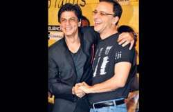 shah rukh to work for vidhu vinod chopra