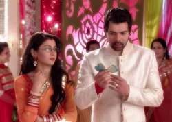 kumkum bhagya pragya is abhi s lucky mascot