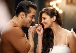 salman khan looks super hot in everything daisy shah