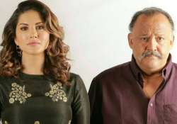 hot sunny leone and sanskari babu ji ask people to stop smoking in new ad