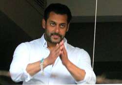 salman khan thanks supporters for prayers