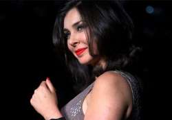 lisa ray likes to promote india worldwide