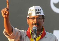 arvind kejriwal assures help to protesting ftii students