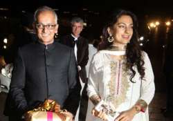 juhi chawla s husband s credit card accessed probe on