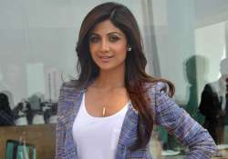 shilpa shetty to pen book on health nutrition