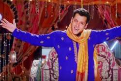 watch salman khan in song prem leela from prem ratan dhan payo