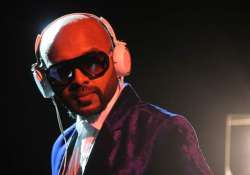 benny dayal makes bangalore crowds go bang bang