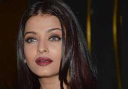 diva back on track aishwarya sizzles at jazbaa wrap up party