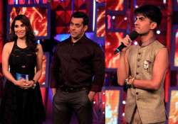 bigg boss 8 sophie choudry turns advisor sushant divgikar bows out of house view pics