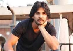 krip suri privileged to play akbar on tv