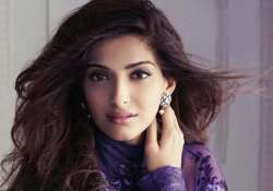 sonam kapoor recovering well from swine flu