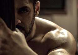 sultan second look out salman khan is looking smoking hot in macho wrestler avatar see pics