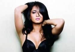 southern actress anushka shetty to enter b wood with e.niwas next