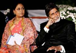 amitabh back in kolkata with wife jaya