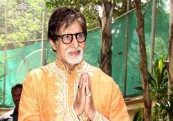 amitabh bachchan cuts birthday cake with media