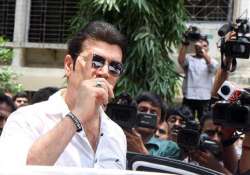 jiah khan suicide case aditya pancholi manhandles female tv reporter