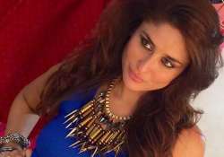 kareena kapoor s sexy avatar for a dance number in gabbar see pics