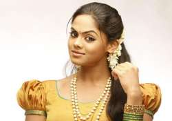 karthika denies report on sister thulasi casted opposite vijaykanth s son