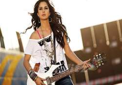 katrina to sing paraglide in dhoom 3