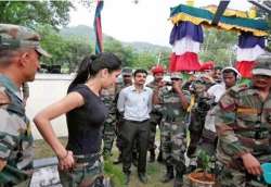 katrina woos army jawans near loc