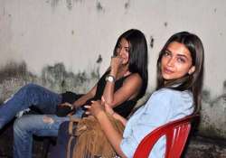 koffee with karan 4 anushka sharma denies being friends with deepika padukone view pics