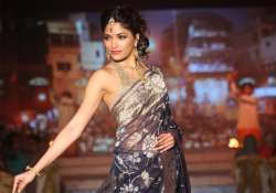 magic of banarasi sari recreated on ramp