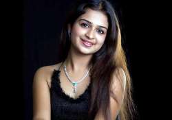 malayalam actress swarna on ventilator support