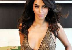 mallika injured on the bachelorette india.... set