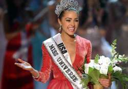 miss universe culpo keen to enter bollywood