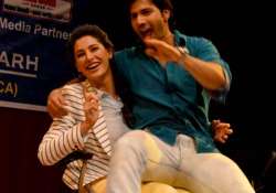 varun dhawan woos fans with lap dance for nargis fakhri