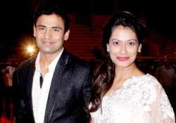 payal rohatgi gets engaged to beau sangram singh see pics