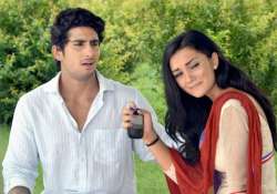 prateik helping amy jackson in bollywood