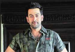 prithviraj gears up for farah khan s happy new year