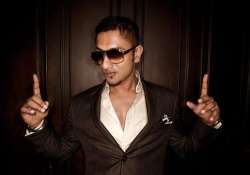 punjab police books singer yo yo honey singh for vulgar song main hoon balatkari