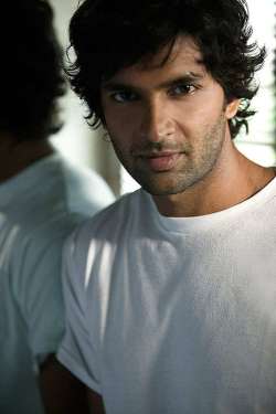 purab kohli as showstopper for lalit sengar at lfw