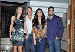 raj shilpa host shane warne liz hurley at dinner