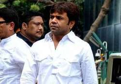 rajpal yadav goes home court suspends his 10 day imprisonment