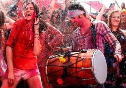 ranbir deepika s yeh jawaani hai deewani collects rs 187 cr so far becomes all time blockbuster